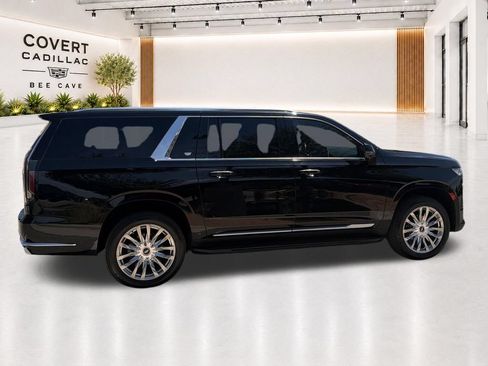 Used 2022 Cadillac Escalade ESV Premium Luxury AWD/4WD image 12