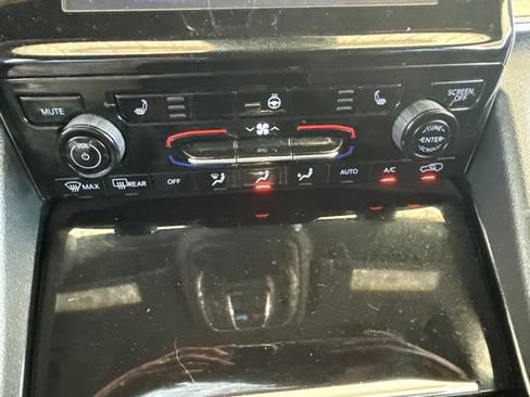 Used 2023 Jeep Grand Cherokee L Laredo AWD/4WD image 20