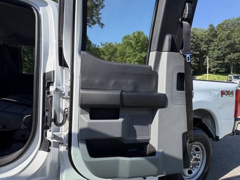 Used 2024 Ford F250 XL w/ FX4 Off-Road Package AWD/4WD image 29