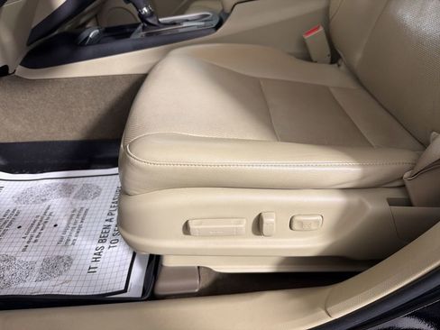 Used 2017 Acura RDX AWD w/ Advance Package image 16