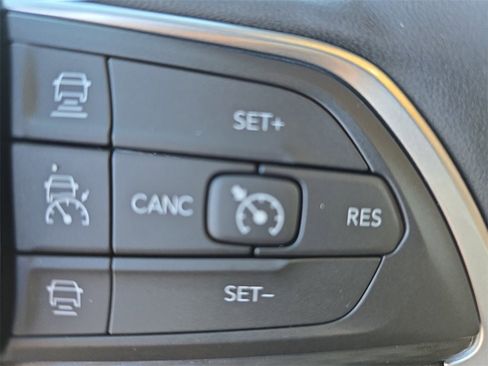 New 2025 Jeep Grand Cherokee L Altitude image 19