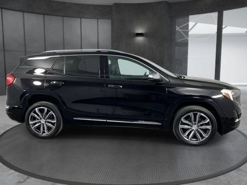 Used 2018 GMC Terrain Denali w/ Advanced Safety Package AWD/4WD image 4
