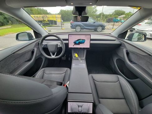 Used 2026 Tesla Model Y Long Range AWD/4WD image 2