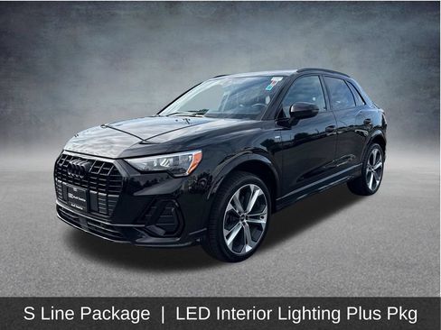 Used 2021 Audi Q3 2.0T Premium w/ Convenience Package AWD/4WD image 3
