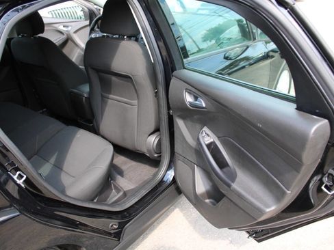 Used 2016 Ford Focus SE image 29