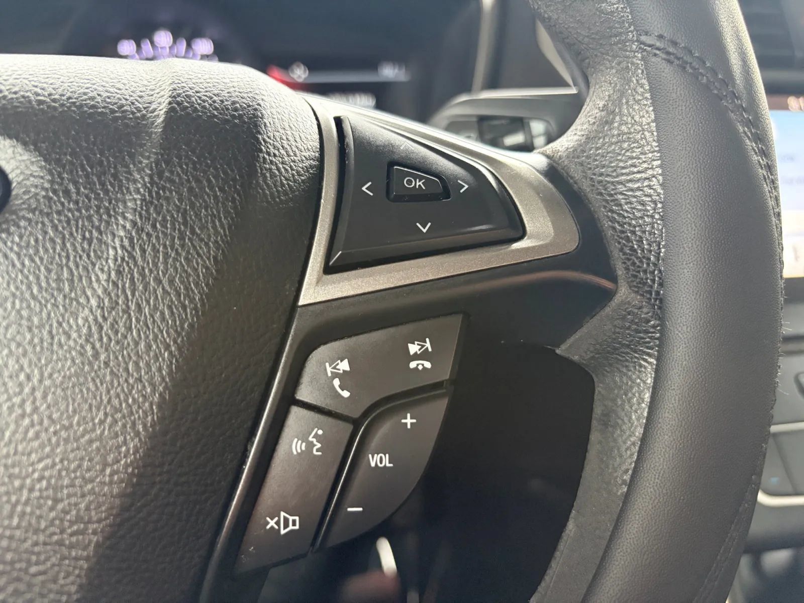 Used 2018 Ford Fusion SE w/ Fusion SE Technology Package FWD image 29