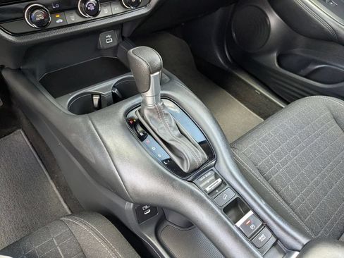 Used 2025 Honda HR-V LX image 21