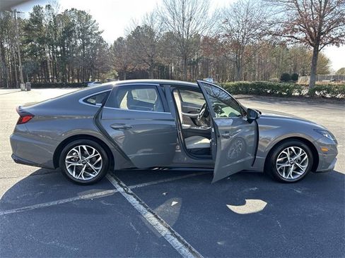 Used 2023 Hyundai Sonata SEL image 11