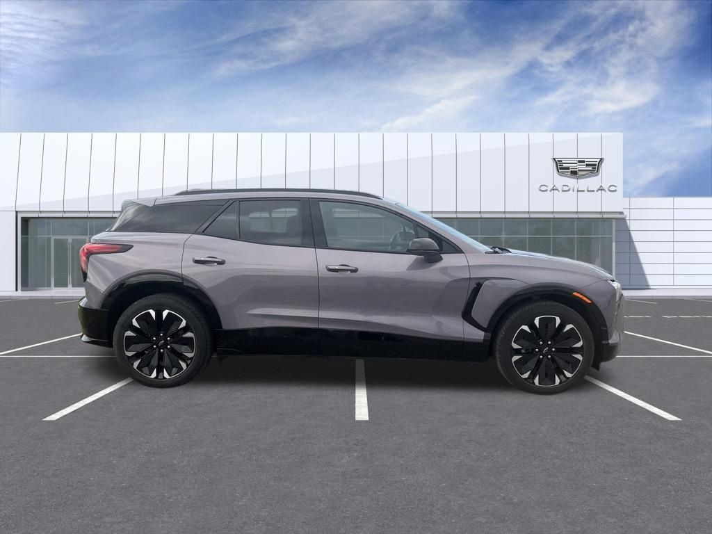 Used 2025 Chevrolet Blazer EV RS AWD/4WD image 2