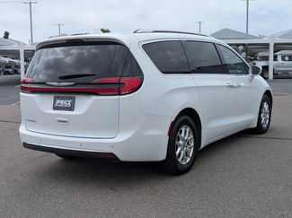 Used 2021 Chrysler Pacifica Touring-L w/ Uconnect Theater Family Group FWD video 3