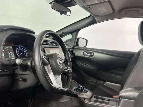 Used 2023 Nissan Leaf S image 19