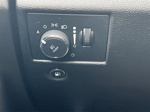 Used 2022 Jeep Grand Cherokee Limited image 36