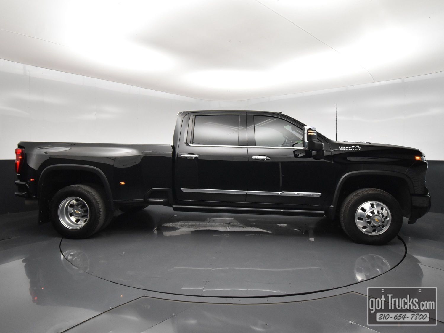 Used 2024 Chevrolet Silverado 3500 High Country w/ High Country Premium Package AWD/4WD image 51