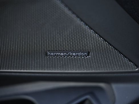 New 2026 BMW 330i Sedan w/ M Sport Package image 18