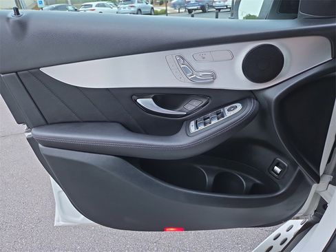 Used 2019 Mercedes-Benz GLC 300 image 19