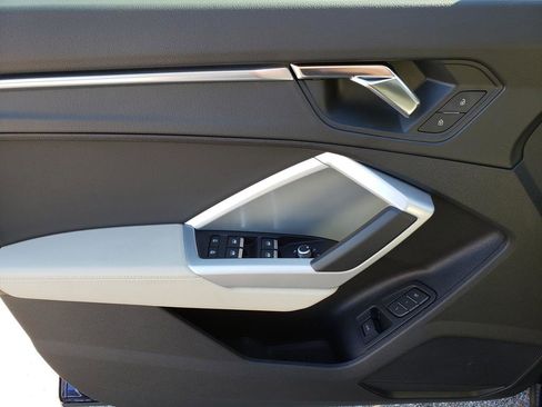 Used 2022 Audi Q3 2.0T Premium Plus w/ Premium Plus Package image 9