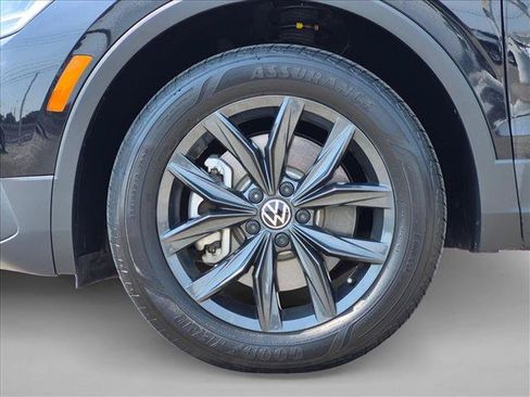 Used 2024 Volkswagen Tiguan SE w/ MDO Package, Three-Row FWD image 24