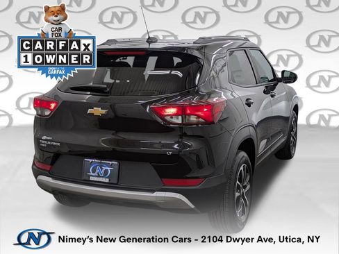 Used 2025 Chevrolet TrailBlazer LT AWD/4WD image 2