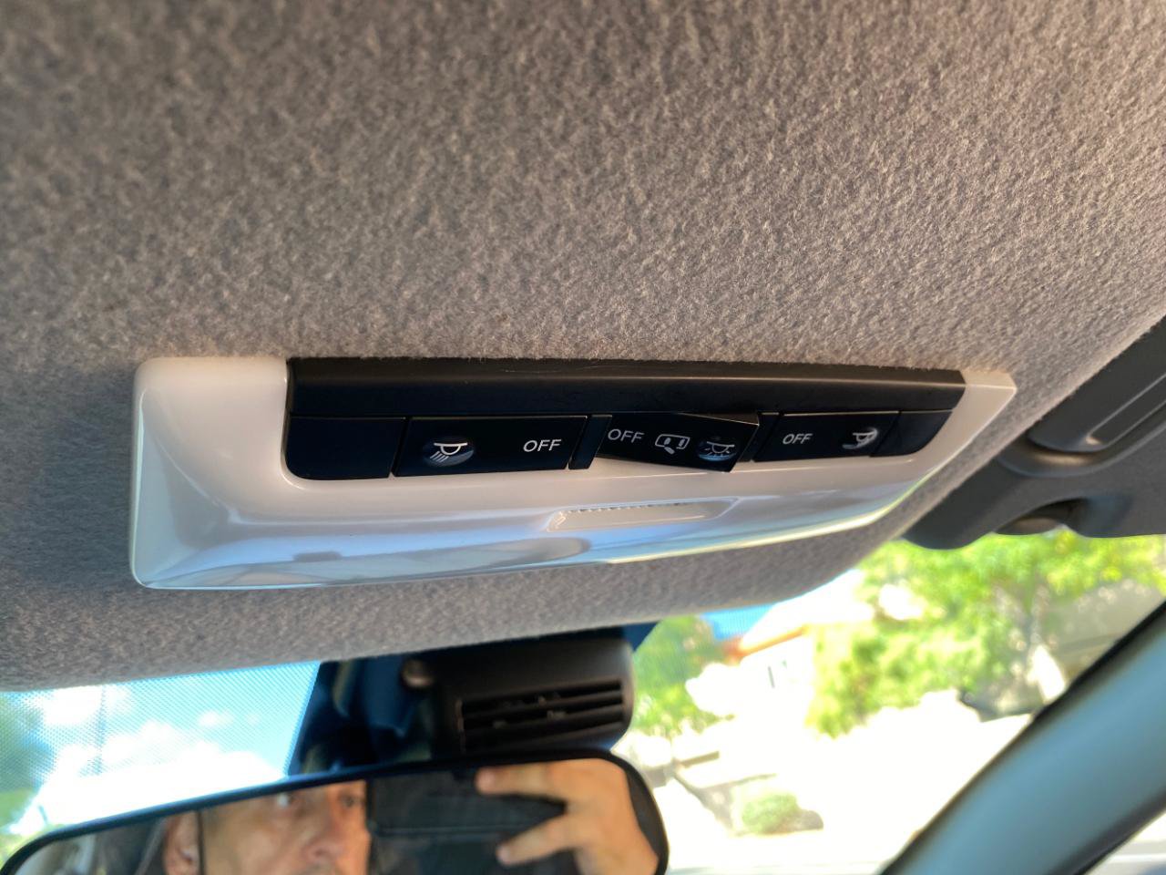 Used 2022 Nissan Versa SV FWD image 62