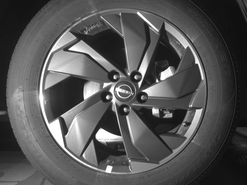 Used 2025 Nissan Rogue SV FWD image 13