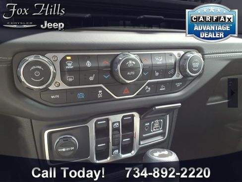 Used 2025 Jeep Wrangler Unlimited Sahara w/ Safety Group AWD/4WD image 21