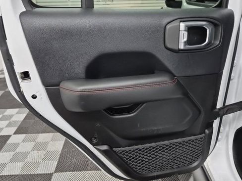 Used 2018 Jeep Wrangler Unlimited Rubicon image 15