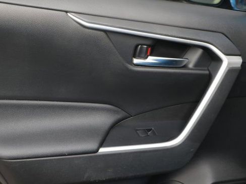 Used 2021 Toyota RAV4 XLE Premium AWD/4WD image 28
