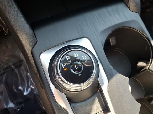 Used 2023 Ford Escape SE image 18