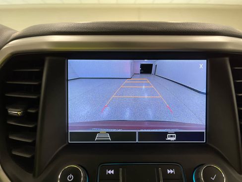 Used 2023 GMC Acadia SLE w/ Driver Convenience Package image 35