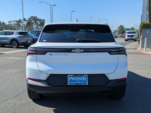 Used 2026 Chevrolet Equinox EV LT image 4