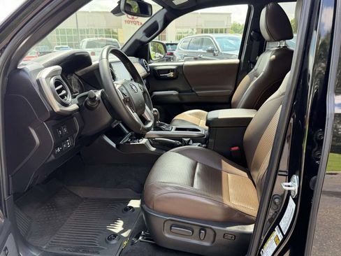 Certified 2023 Toyota Tacoma Limited AWD/4WD image 17