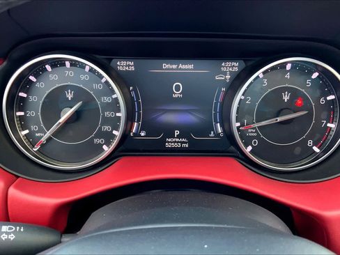 Used 2021 Maserati Levante S GranSport image 24