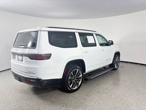 Used 2023 Jeep Wagoneer Series III w/ Premium Group I AWD/4WD image 7