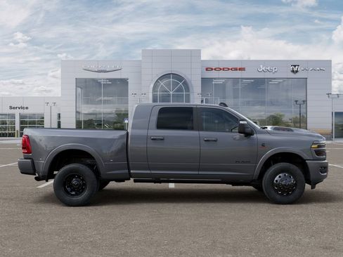 New 2026 RAM 3500 Limited AWD/4WD image 22