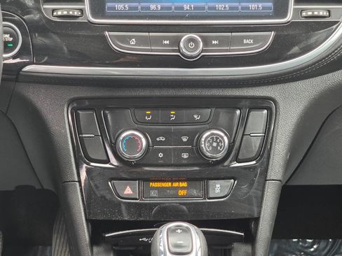 Used 2020 Buick Encore Preferred w/ Safety Package FWD image 17
