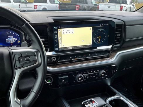 Used 2022 Chevrolet Silverado 1500 RST image 6