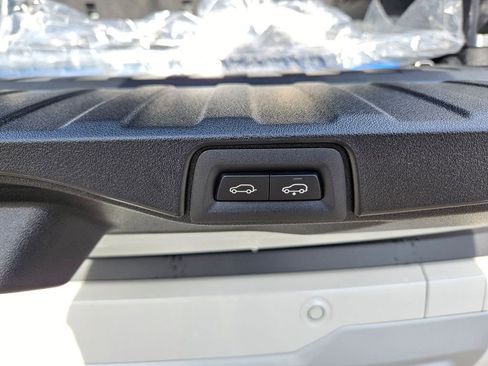 New 2026 BMW X5 xDrive50e image 24