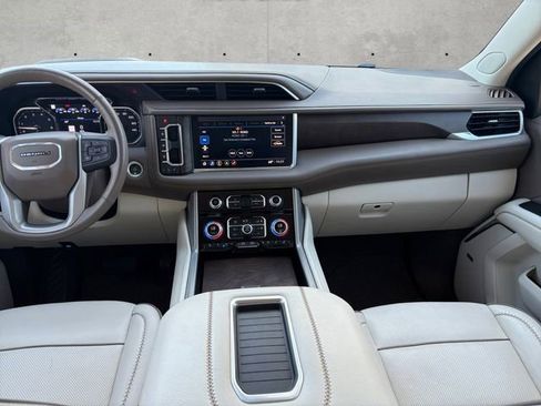 Certified 2021 GMC Yukon Denali image 3