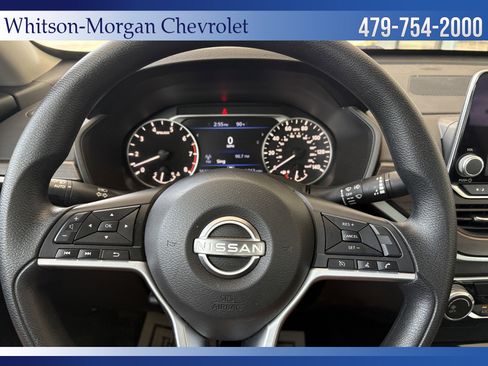 Used 2024 Nissan Altima 2.5 SV FWD image 15