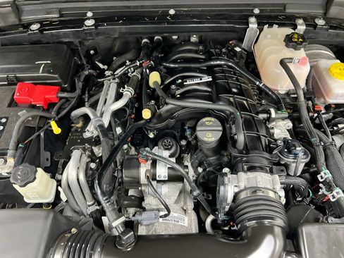 Used 2023 Jeep Wrangler Unlimited Rubicon image 23