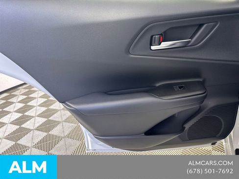 Used 2025 Toyota Prius image 25