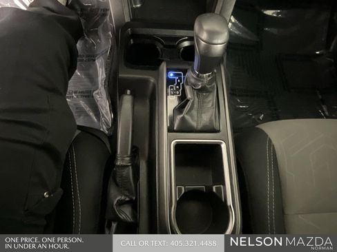 Used 2022 Toyota Tacoma TRD Sport w/ Technology Package image 38