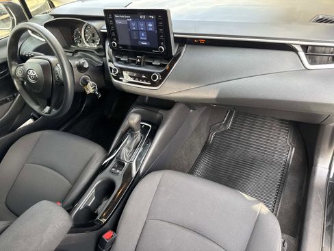 Used 2022 Toyota Corolla LE image 29