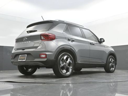 Used 2023 Hyundai Venue Limited FWD image 34
