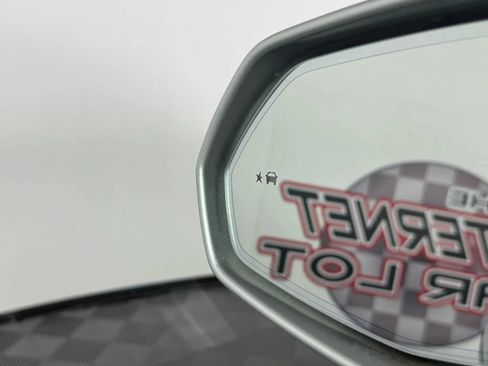 Used 2018 Cadillac XT5 AWD image 38