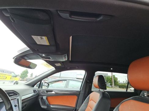 Used 2019 Volkswagen Tiguan SEL Premium R-Line image 8