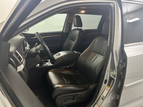 Used 2015 Toyota Highlander Limited Platinum image 19