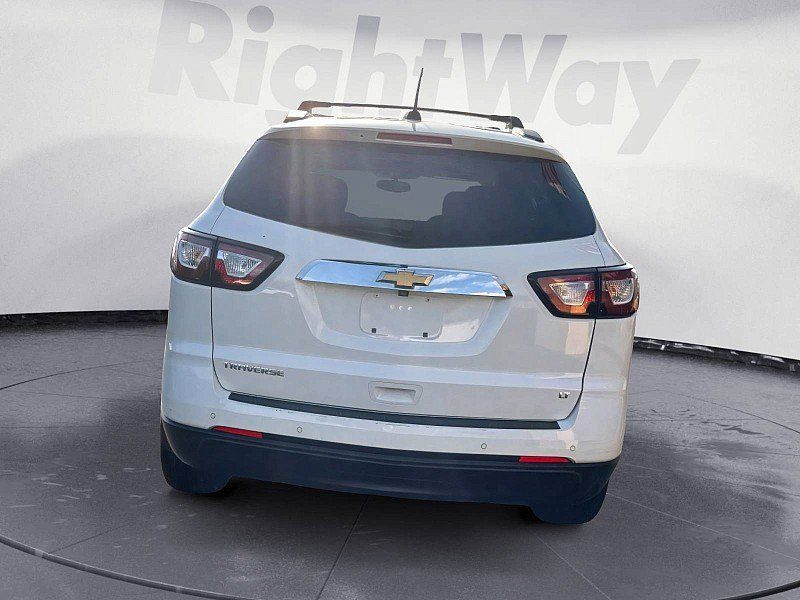 Used 2017 Chevrolet Traverse LT FWD image 4