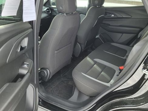 Used 2024 Chevrolet TrailBlazer LT w/ LT Cold Weather Package FWD image 25