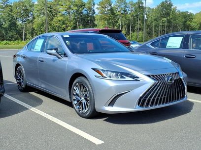 New 2025 Lexus ES 300h w/ Luxury Package